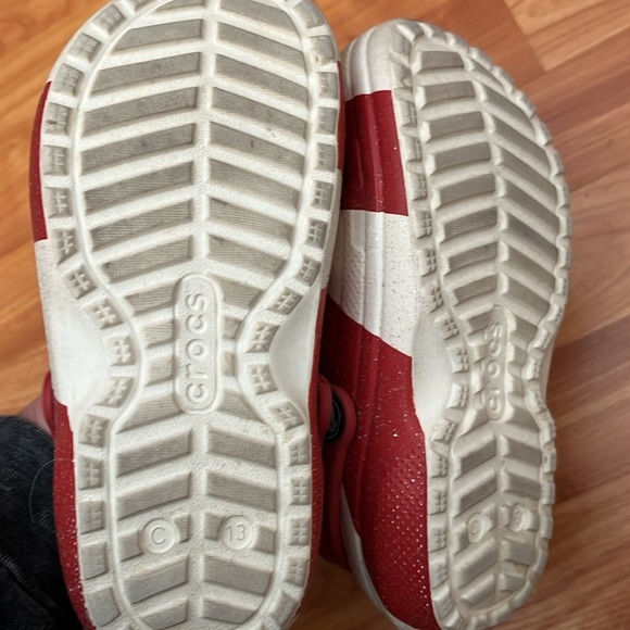 Crocs Kids Red and White Clogs Candy Peppermint Fuzzy Inside Size C 13 - Picture 5 of 5
